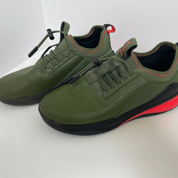 Clove Limeted Edition Classic Juniper Berry Nursing Shoes Sneakers Women Sz 6.5 - Picture 2 of 4